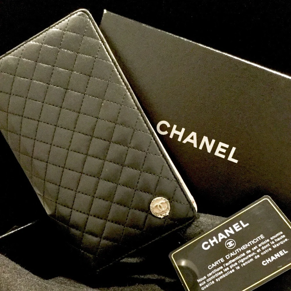 Chanel Lambskin Classic Bifold Long Wallet with Seasonal CC Logo - Picture 1 of 8